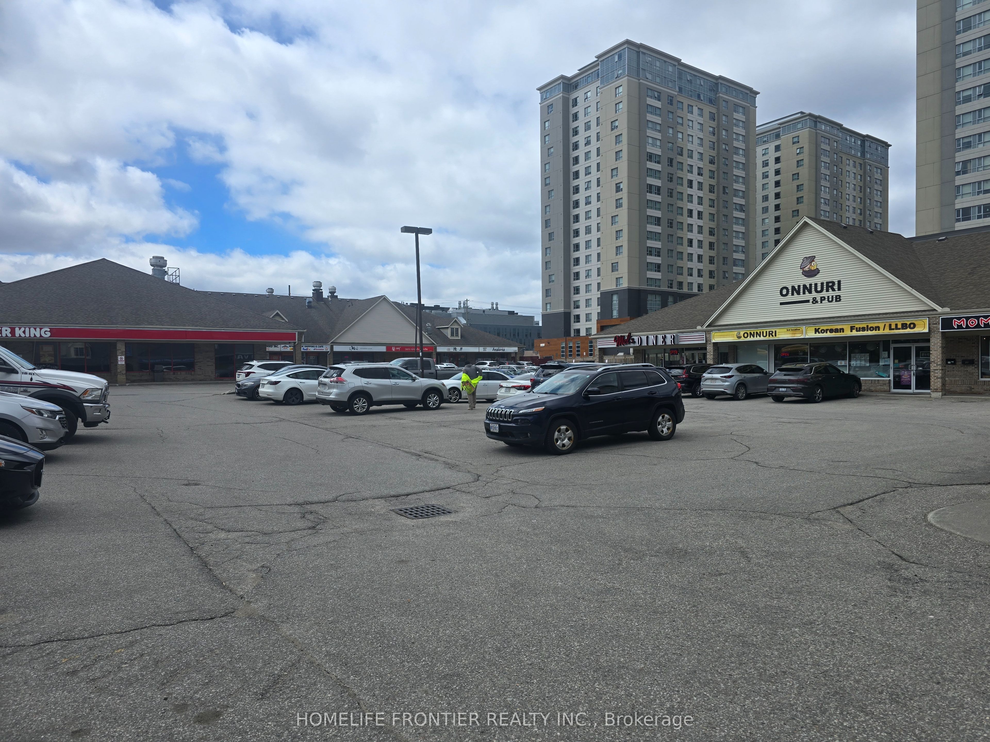 6B-140 University Avenue W, Waterloo, ON, N2L 6J3