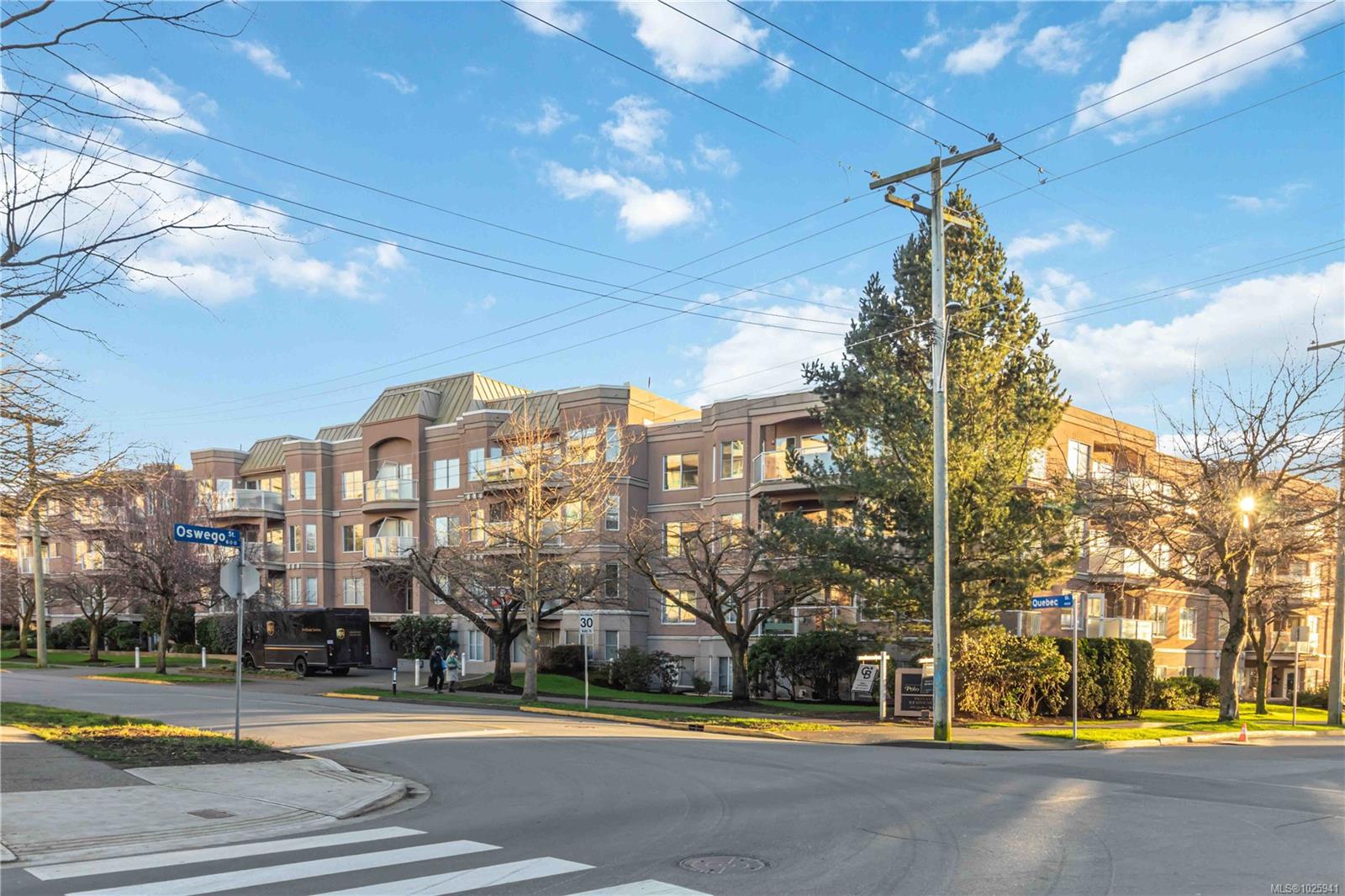 #305-405 Quebec Street, Victoria, BC, V8V 4Z2 photo 2