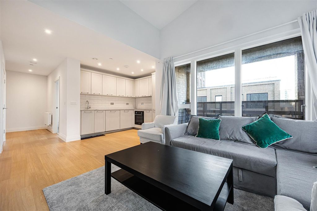 Additional image 5 of 2 bed flat for salePalmer Street, Reading RG1
