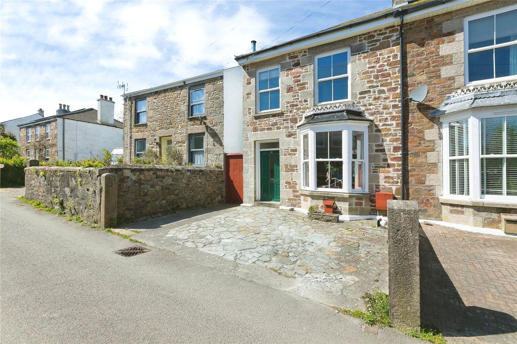 4 bed end terrace house for saleCoach Lane, Redruth, Cornwall TR15