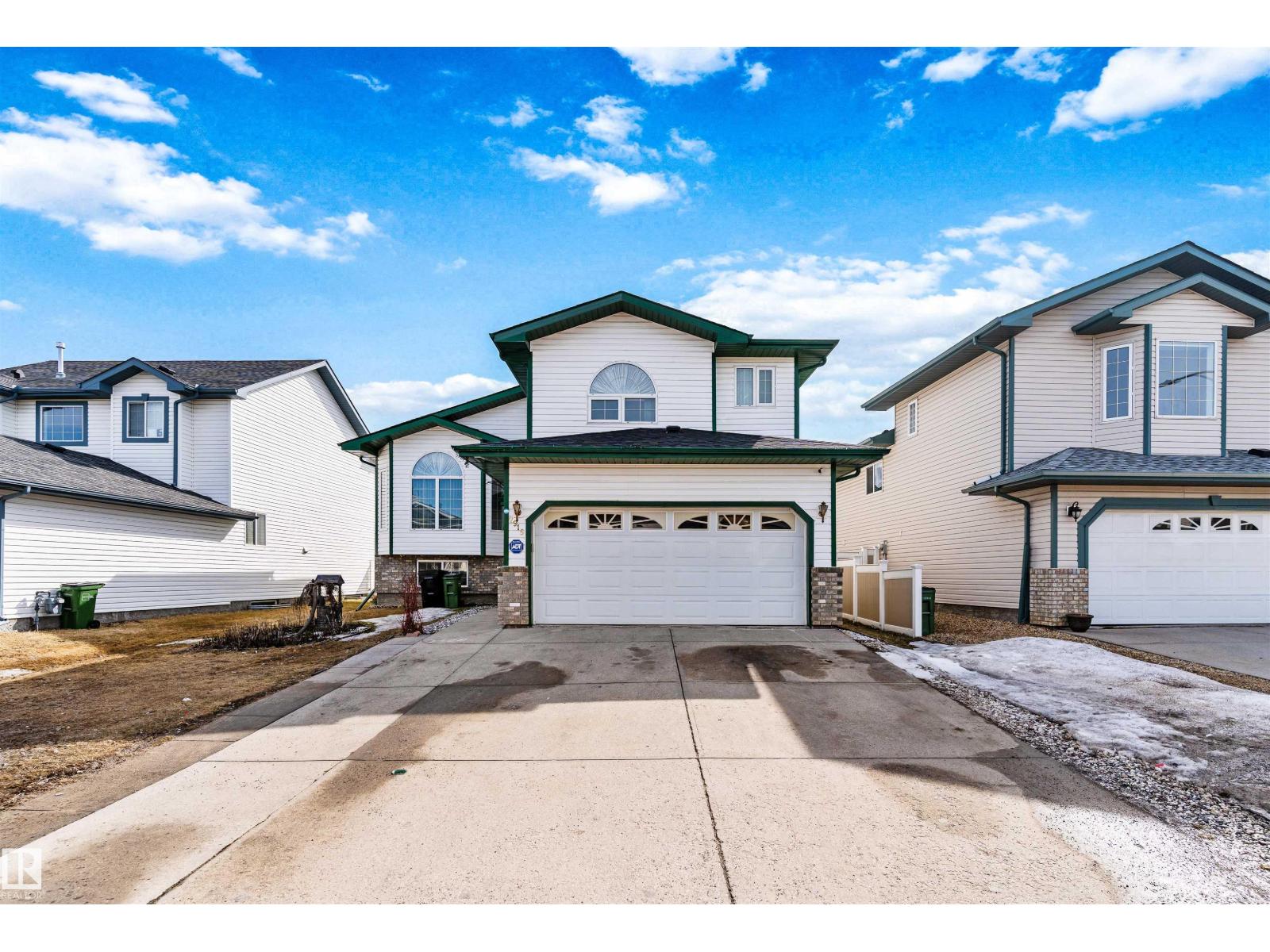 2915 151a Avenue NW, Edmonton, AB, T5Y2Y5