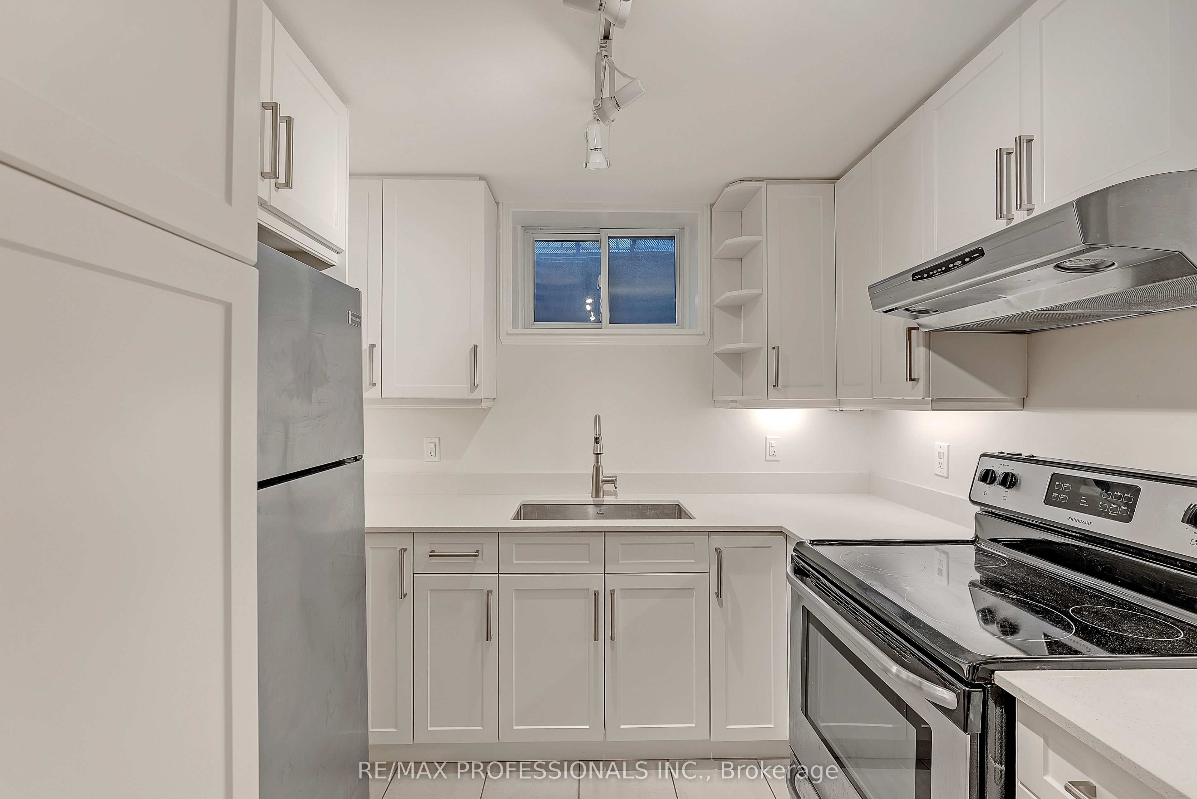 Additional image 4 of Lower-5B Old Mill Drive, Toronto, ON, M6S 4J7