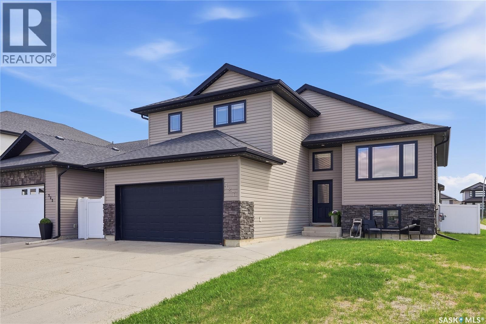 327 Roy Crescent, Saskatoon, SK, S7W0L1 photo 2