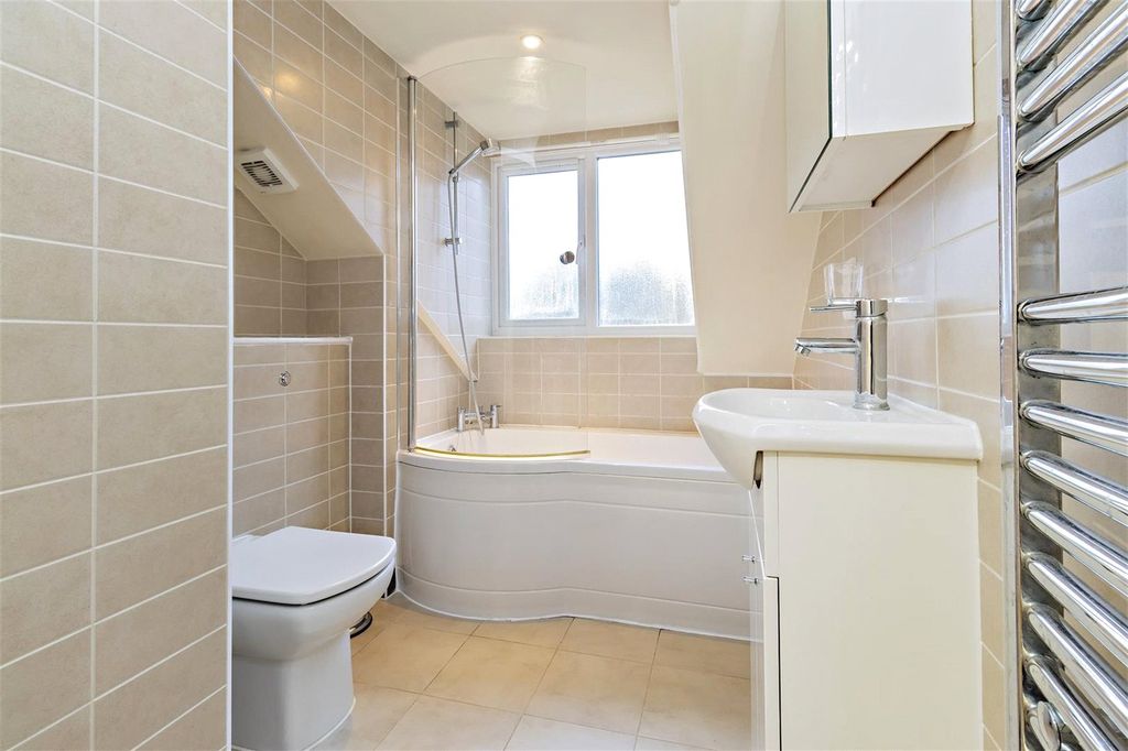 Additional image 9 of 2 bed flat for saleBrook Court, Watling Street, Radlett, Hertfordshire WD7
