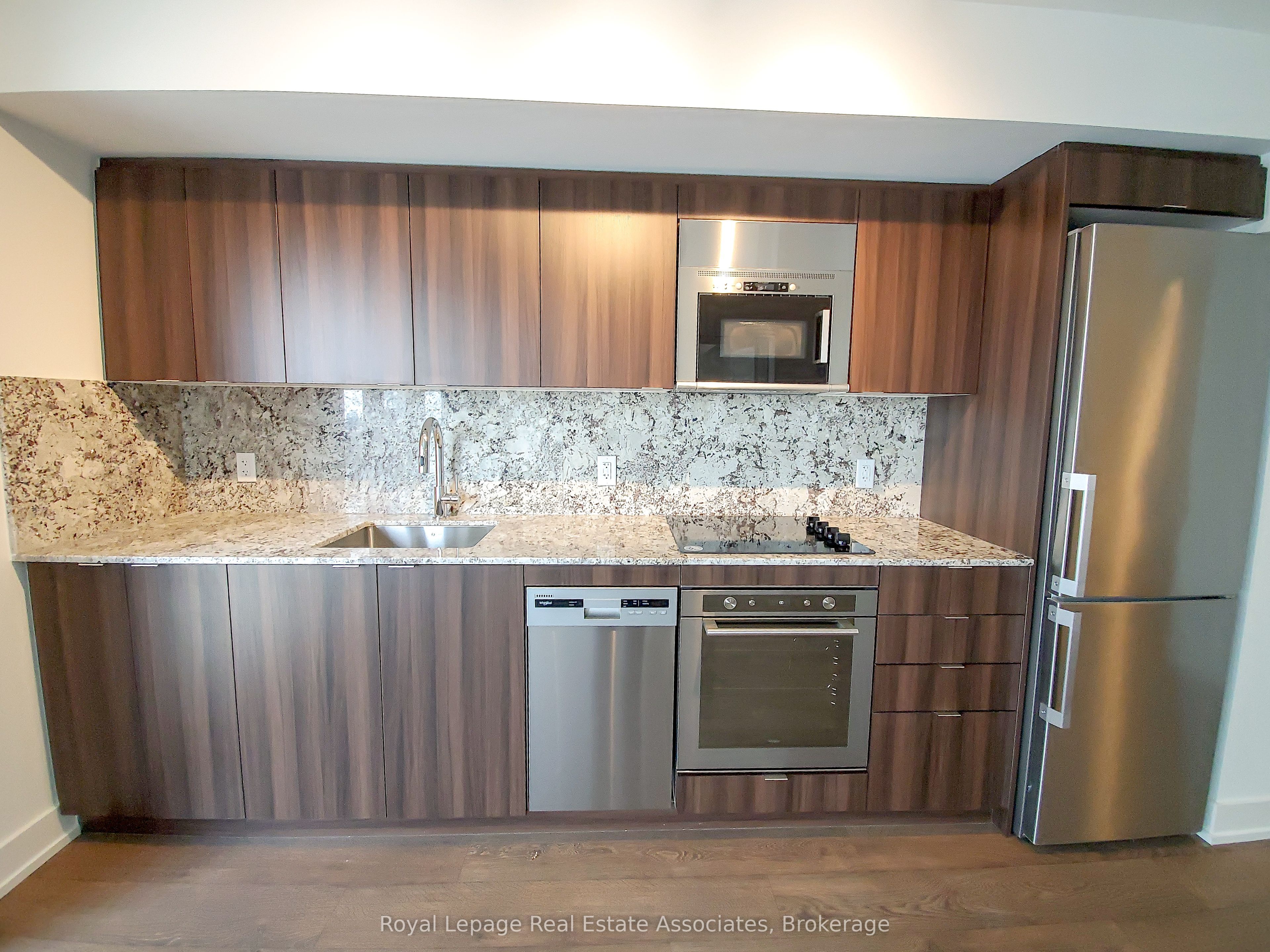 1330-5 Mabelle Avenue, Toronto, ON, M9A 0C8 photo 3