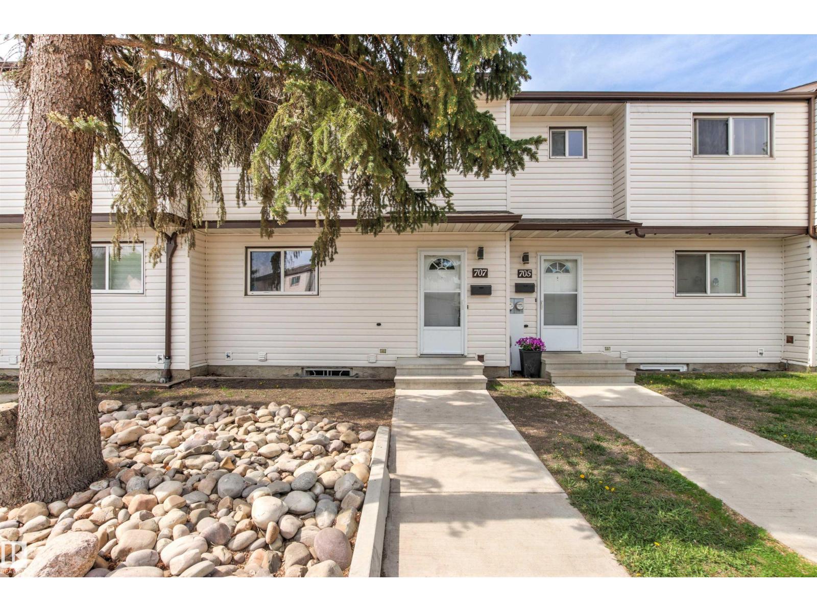 707 Clareview Road NW, Edmonton, AB, T5A3S5