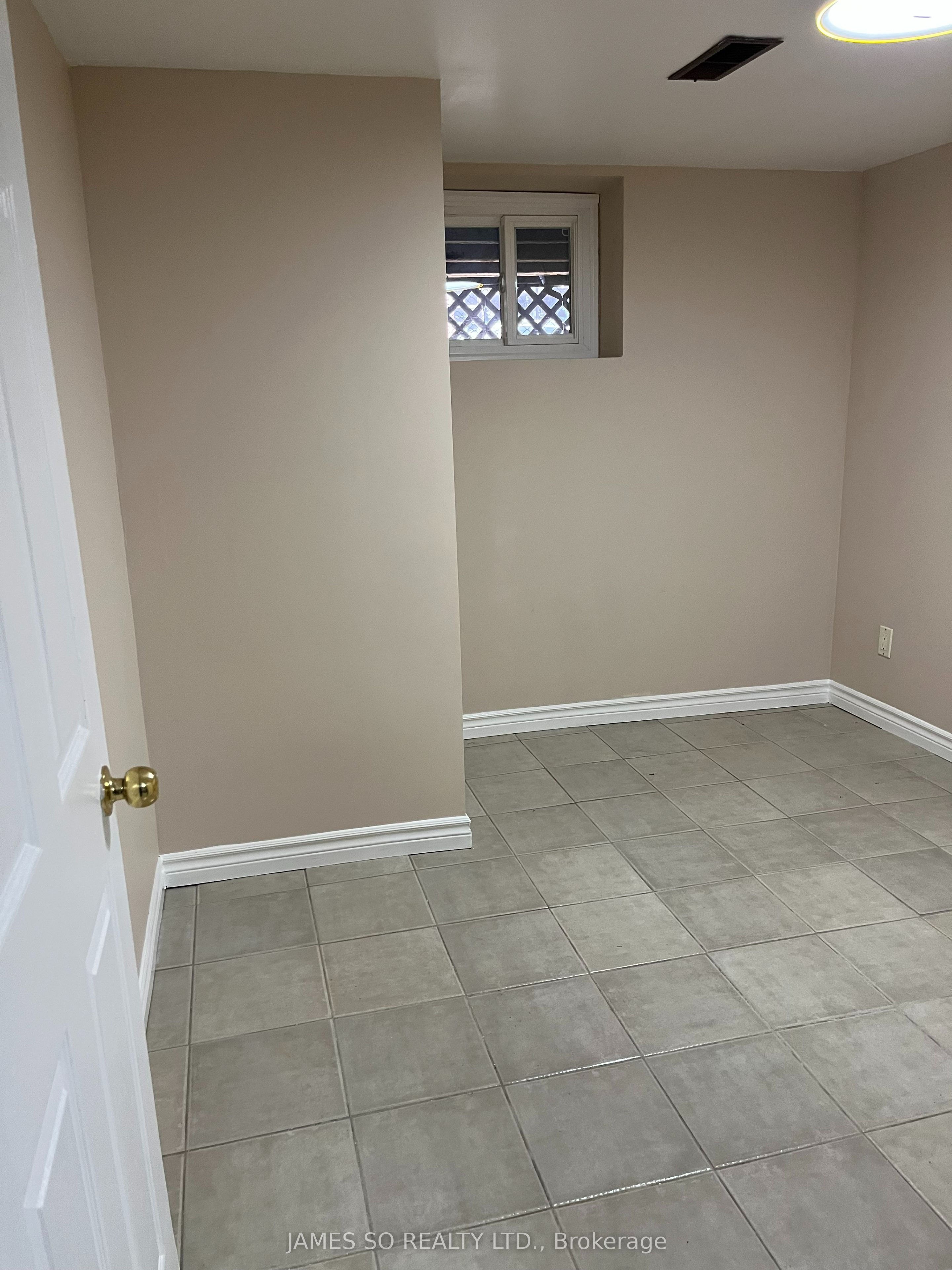 Bmst-252 Broadview Avenue, Toronto, ON, M4M 2G7 photo 3