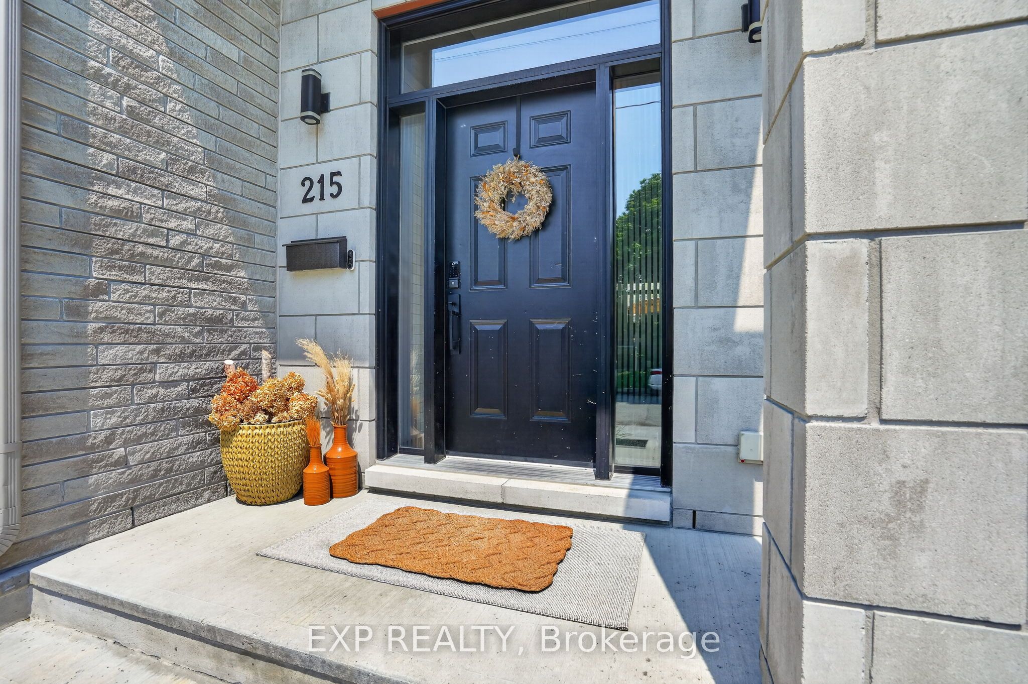 Additional image 3 of 215 Columbus Avenue, Ottawa, ON, K1K 1P7