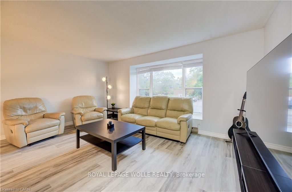 19 Hillbrook Crescent, Kitchener, ON, N2N 1J4 photo 4