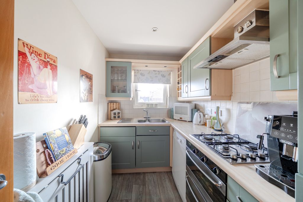 Additional image 15 of 2 bed flat for saleNorthway, Rickmansworth WD3