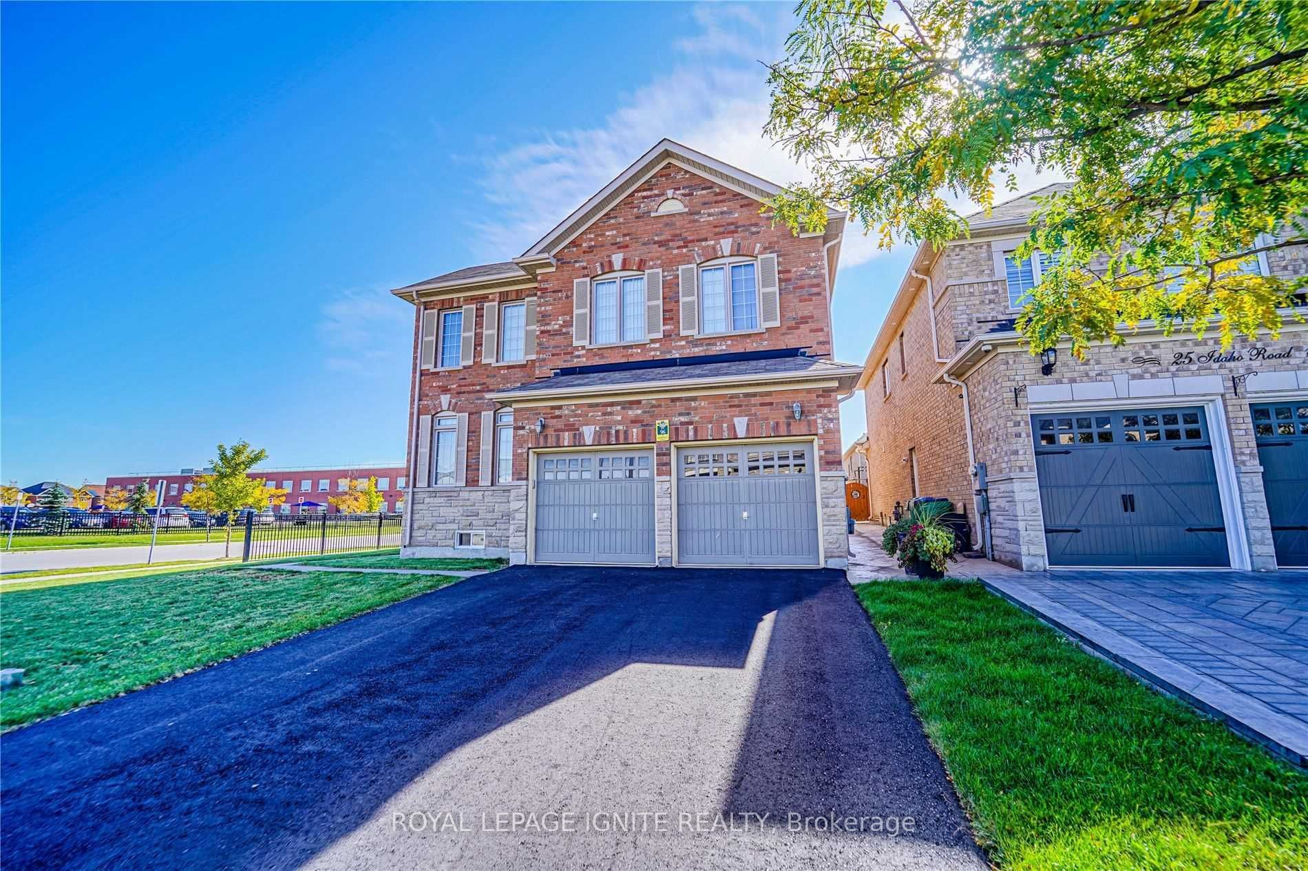 Upper-26 Ironshield Drive, Brampton, ON, L6P 3N4 photo 2