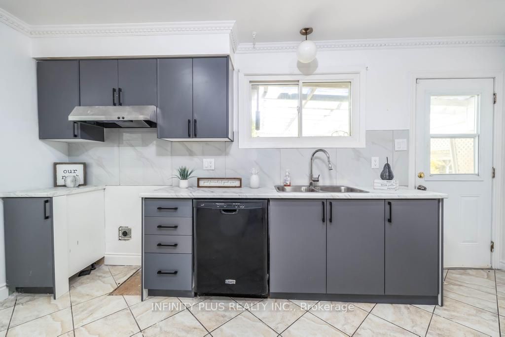 180 St Jerome Crescent, Kitchener, ON, N2C 2L2 photo 4