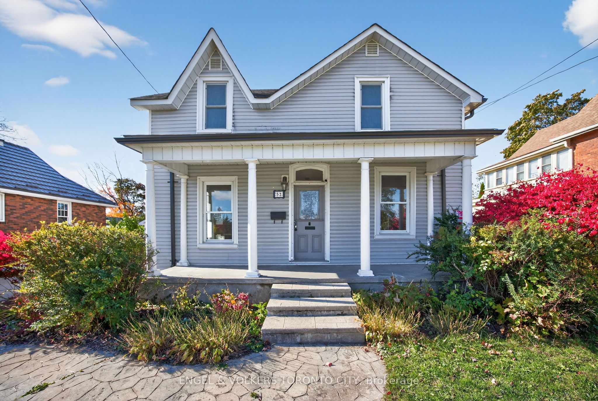 52 Parkside Drive, Barrie, ON, L4N 1W9