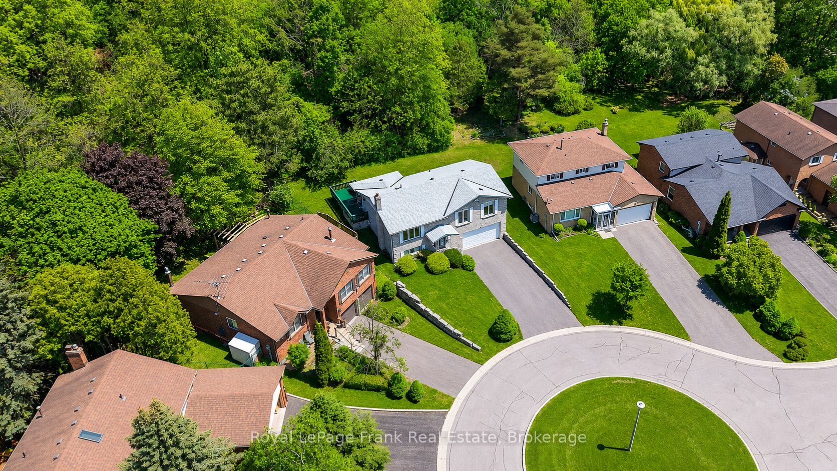 311 Cumberland Court, Oshawa, ON, L1H 8E7