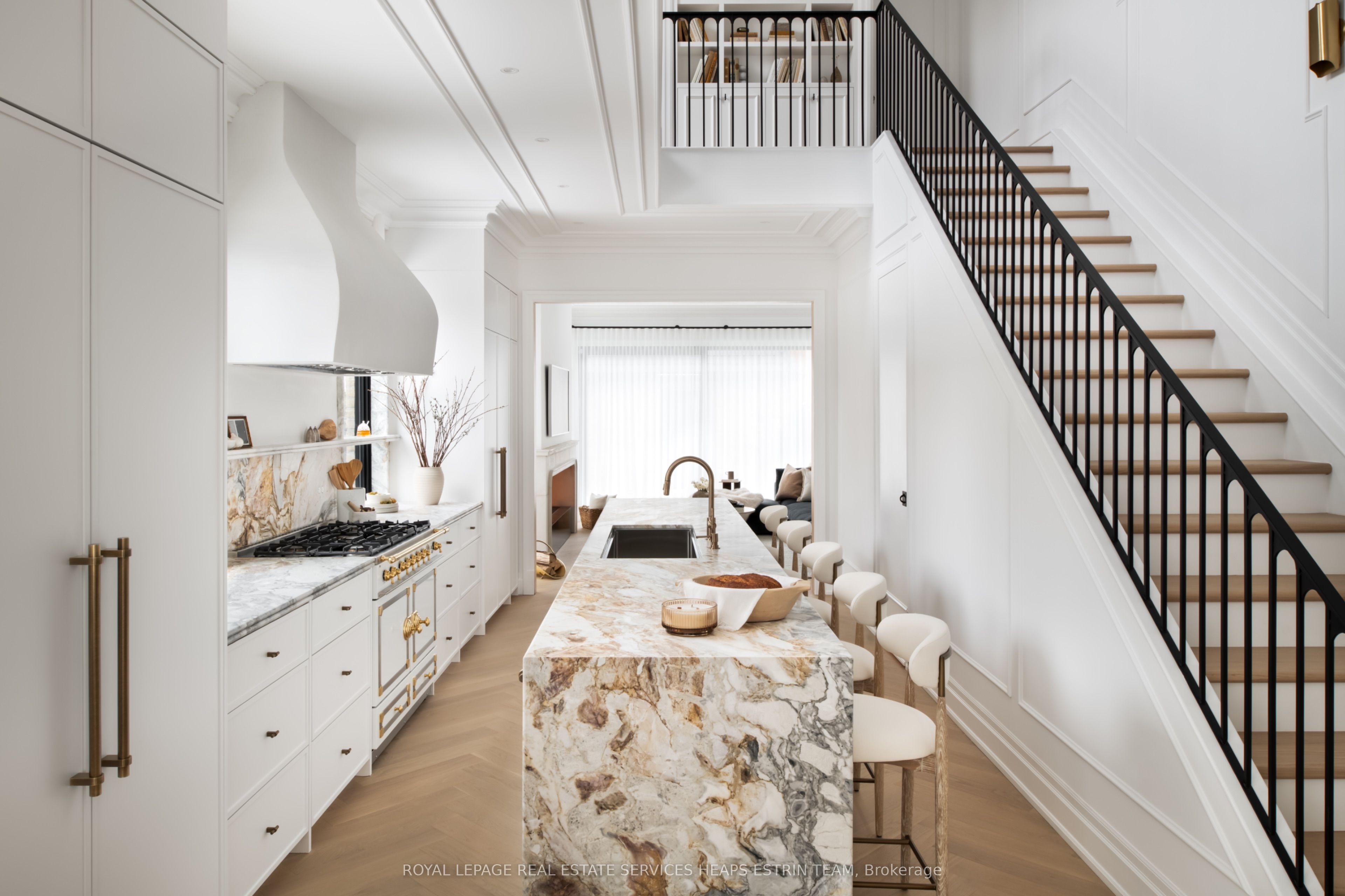 23 Lippincott Street, Toronto, ON, M5T 2R4