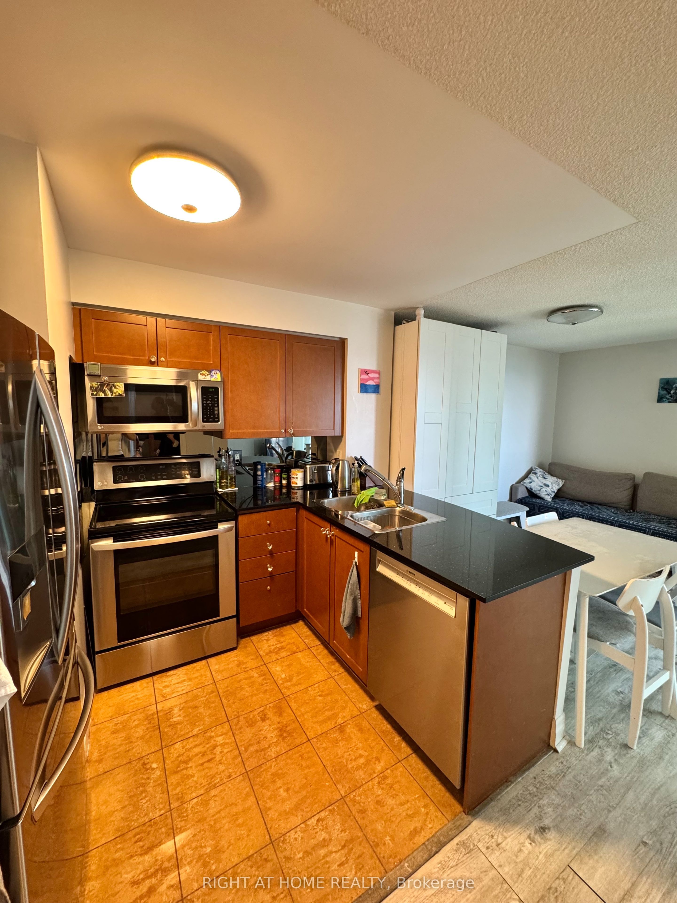 Additional image 2 of 906-2121 Lake Shore Boulevard W, Toronto, ON, M8V 1A1