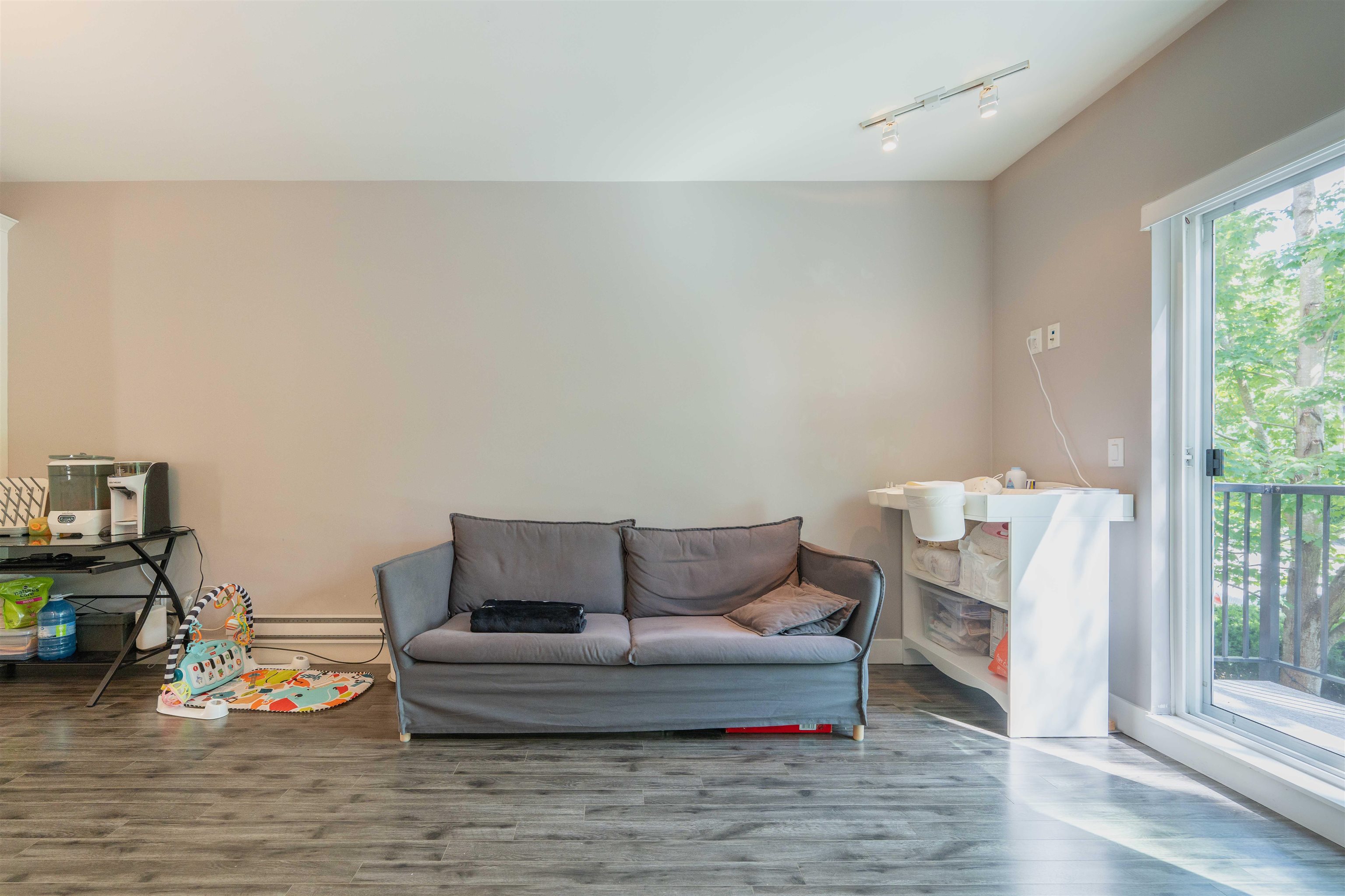 Additional image 4 of 205-2263 Triumph Street, Vancouver, BC, V5L 1L2