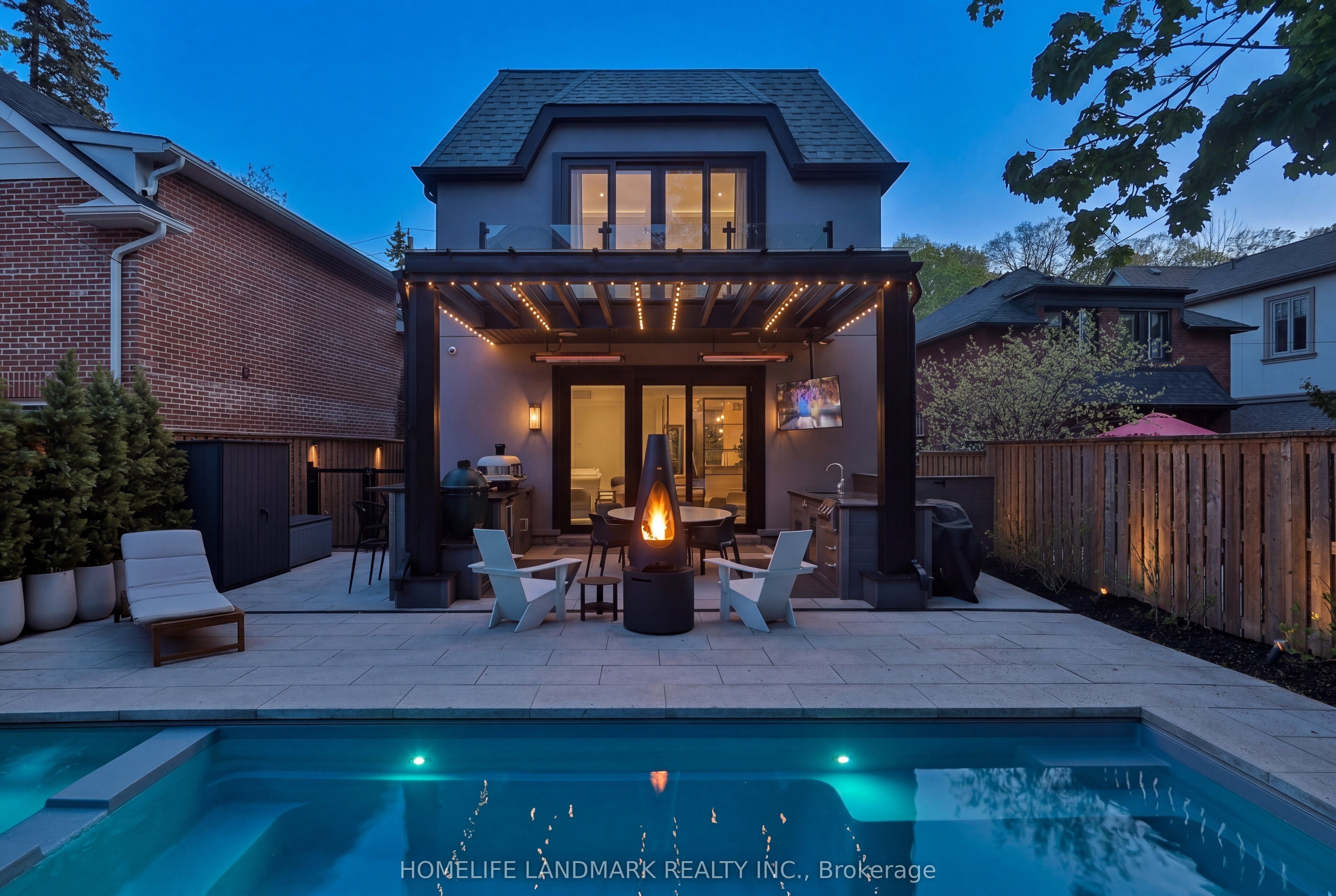 211 South Kingsway Way, Toronto, ON, M6S 3T8
