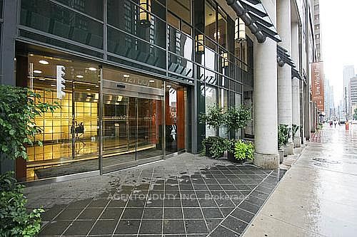 701-1121 Bay Street, Toronto, ON, M5S 3L9