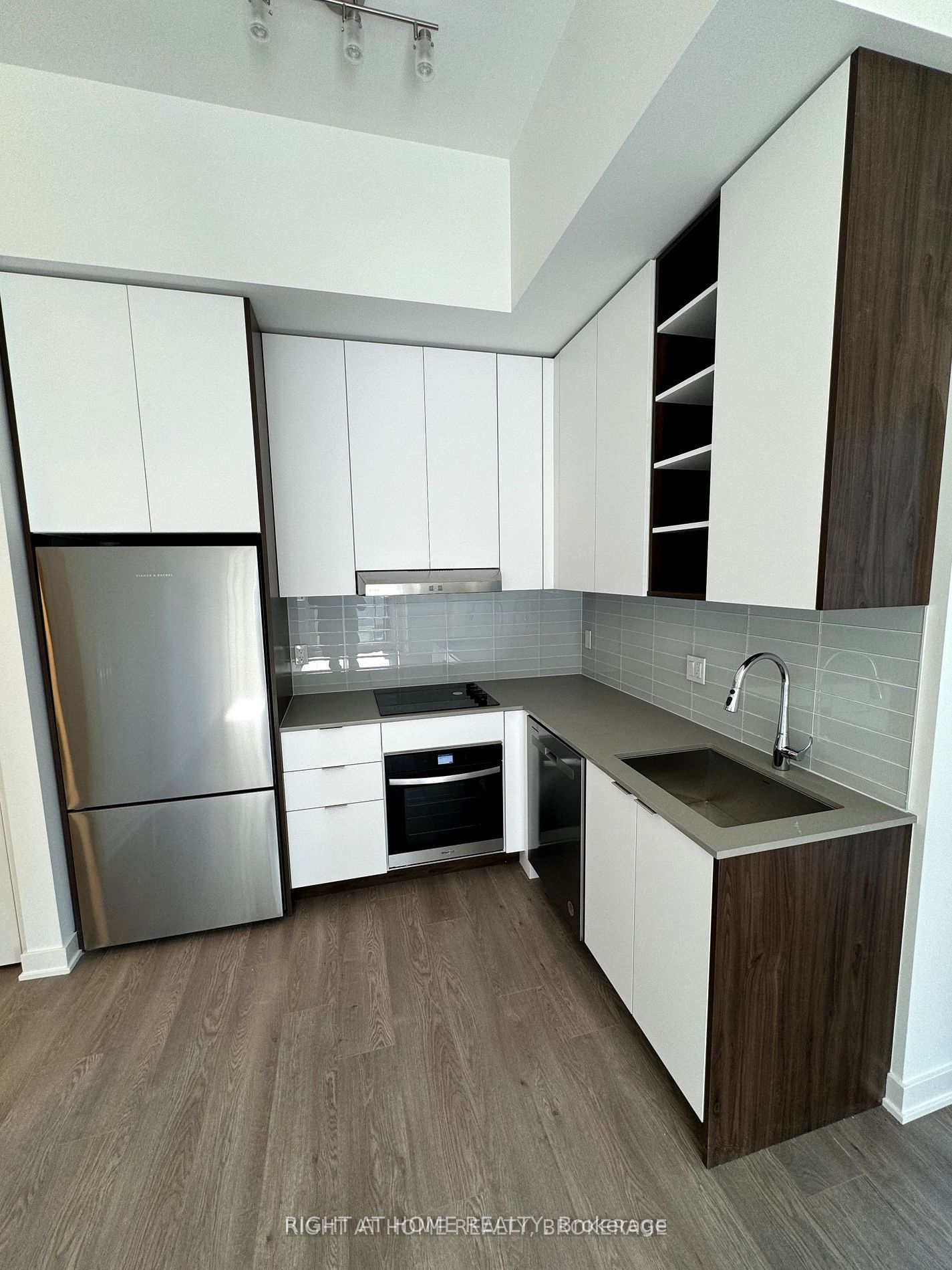 LP22-543 Richmond Street W, Toronto, ON, M5V 1Y6 photo 4