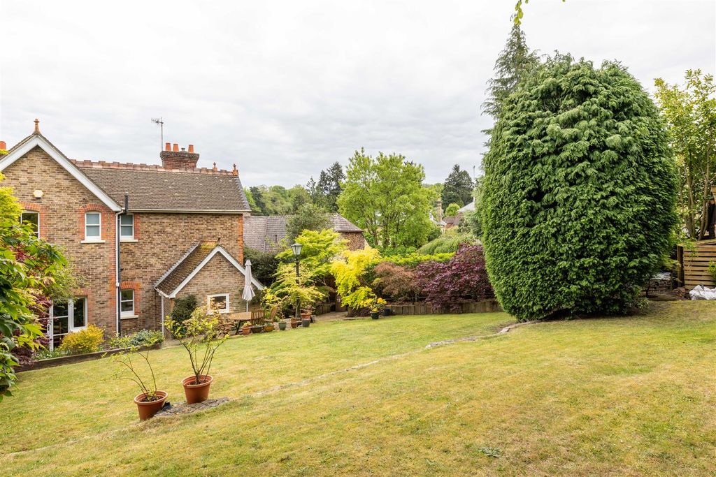 Additional image 14 of 4 bed detached house for saleDevon Crescent, Redhill RH1