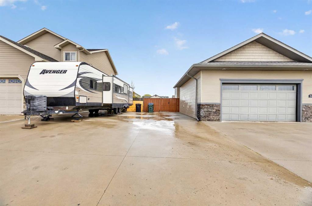 5 Vera Close, Olds, AB, T4H 0C3 photo 3