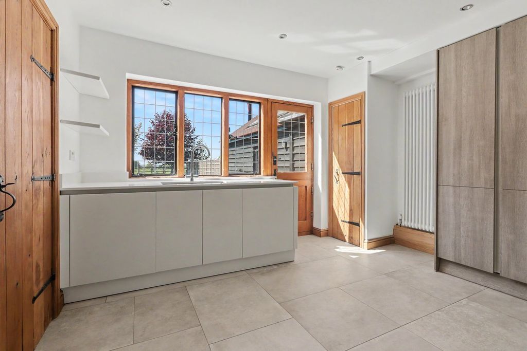 Additional image 11 of 5 bed detached house for saleShopland Hall Road, Rochford SS4