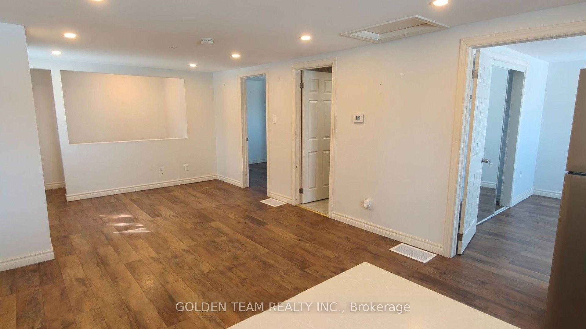 Additional image 4 of Upper Unit-205 Pine Beach Drive, Georgina, ON, L4P 2V6