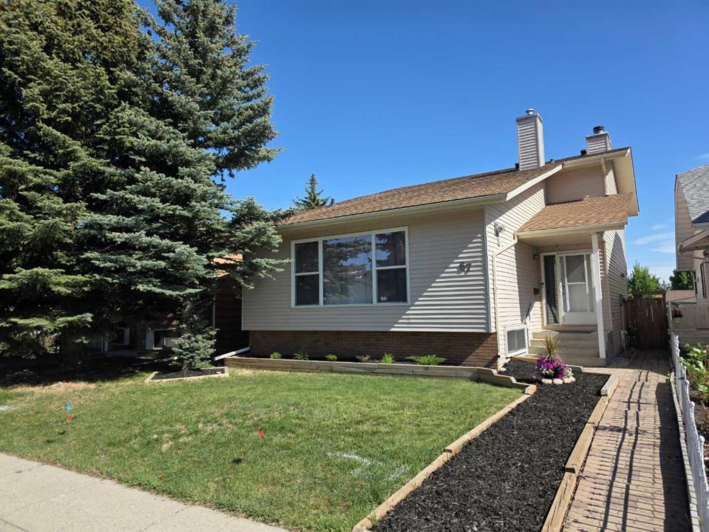 67 Deersaxon Circle SE, Calgary, AB, T2J6R5
