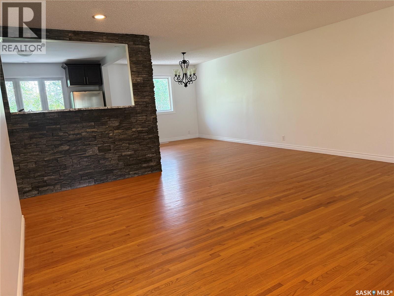 25 Calder Crescent, Regina, SK, S4S4A5 photo 4