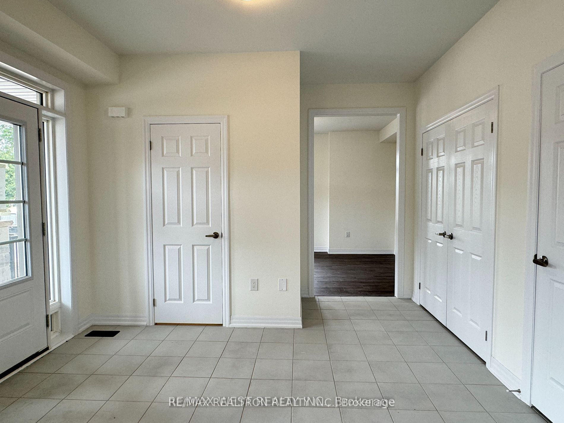 2 Ed Ewert Avenue, Clarington, ON, L1B 0W9 photo 3