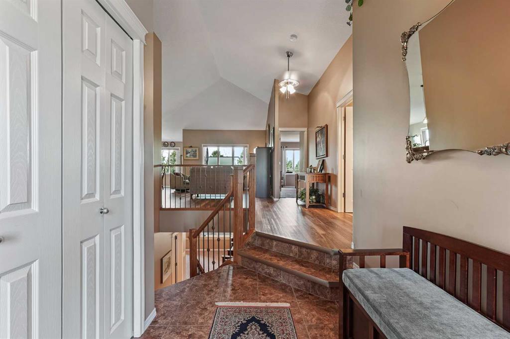 Additional image 3 of 605 Sunridge Crescent W, Lethbridge, AB, T1J 0T4
