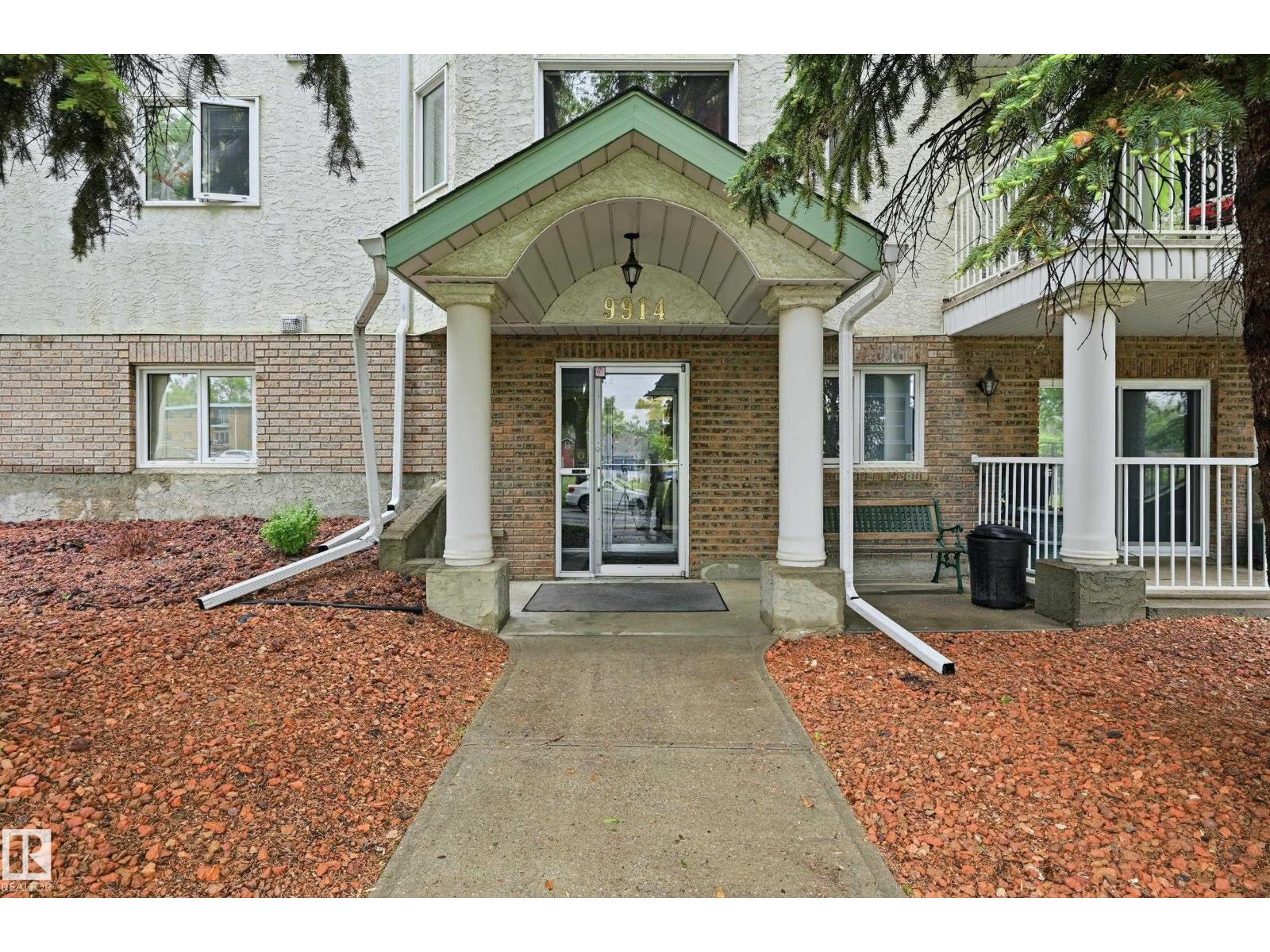 33-9914 80 Avenue NW, Edmonton, AB, T6E6L6