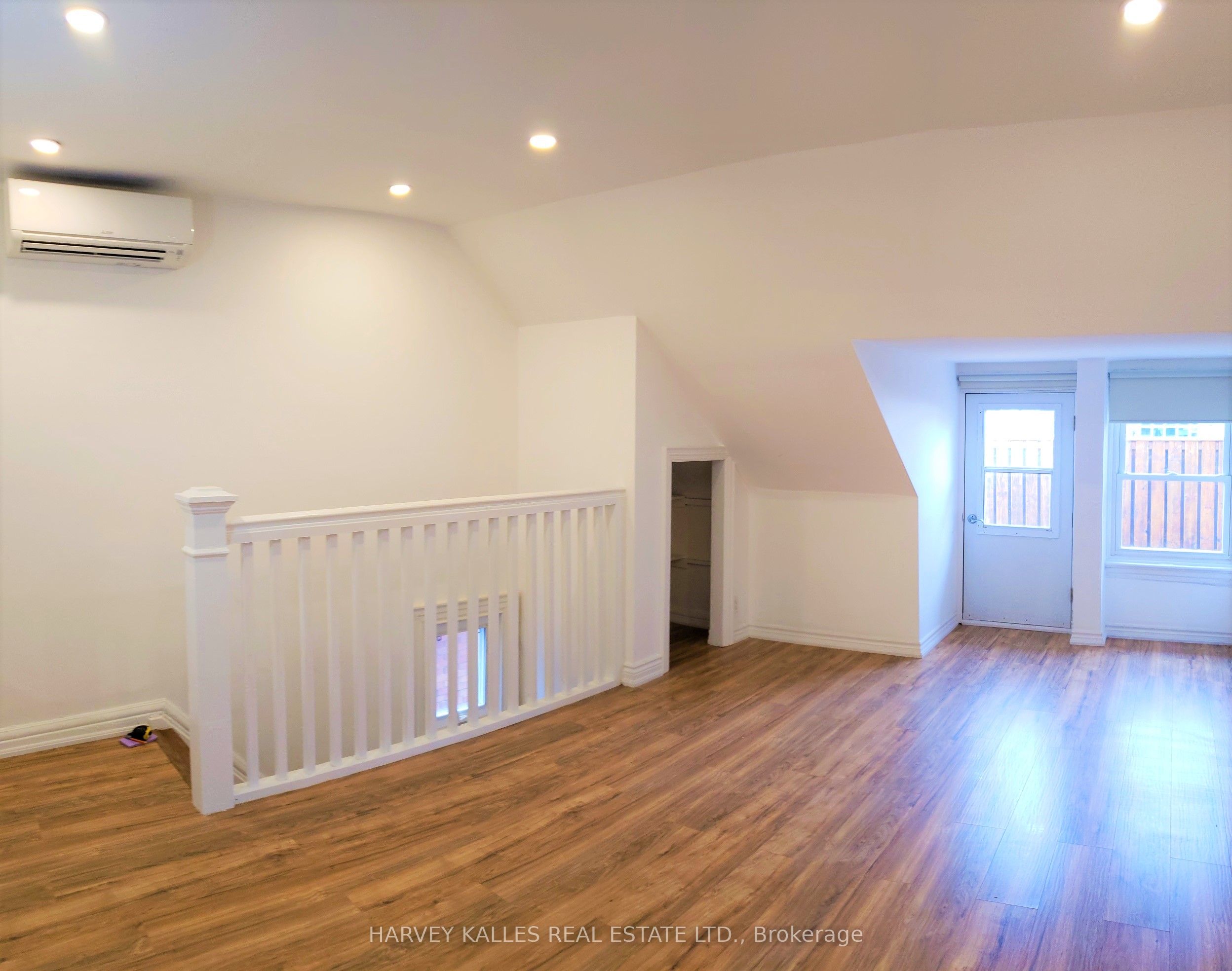 2nd & 3rd fl-541 Palmerston Boulevard, Toronto, ON, M6G 2P4 photo 5