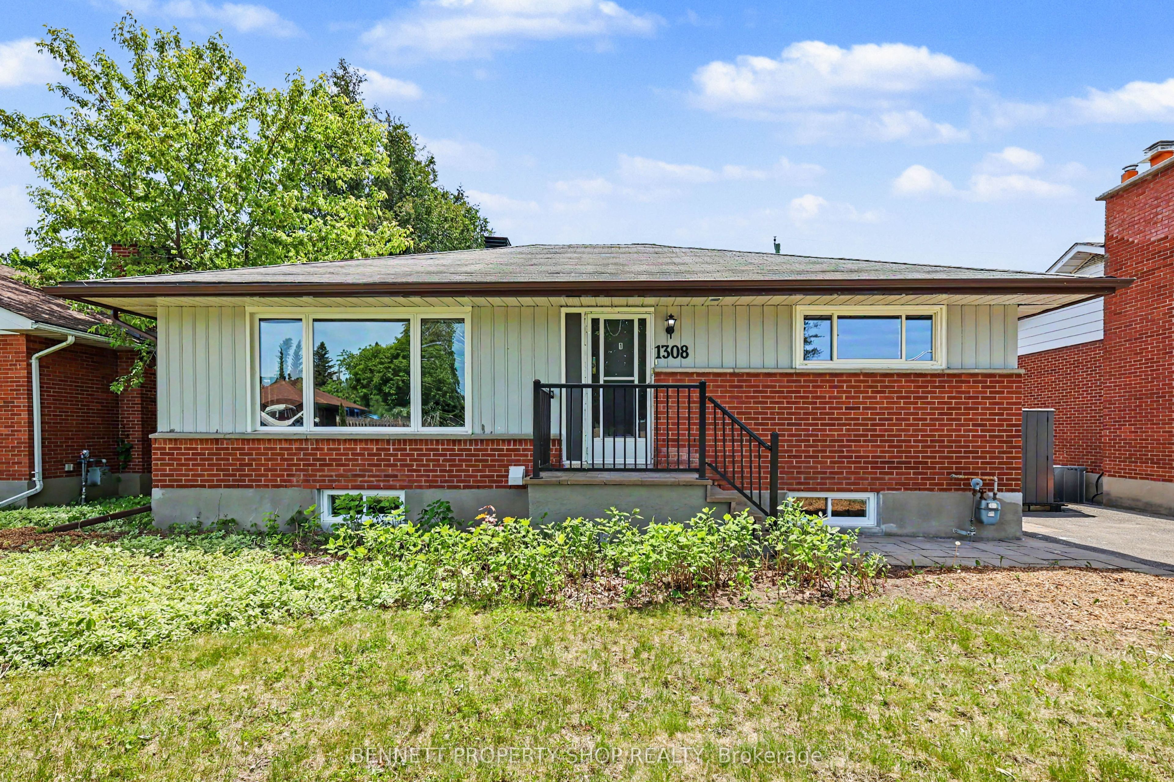 1308 Rustic Drive, Ottawa, ON, K2C 2Y1