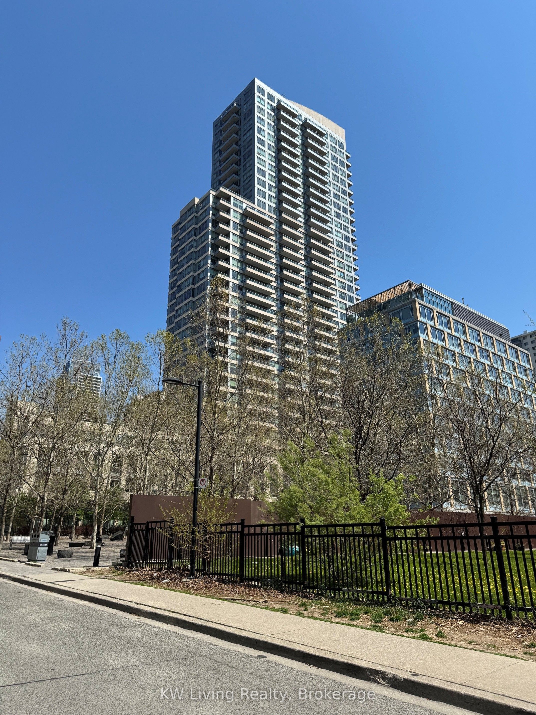 1010-500 Sherbourne Street, Toronto, ON, M4X 1L1