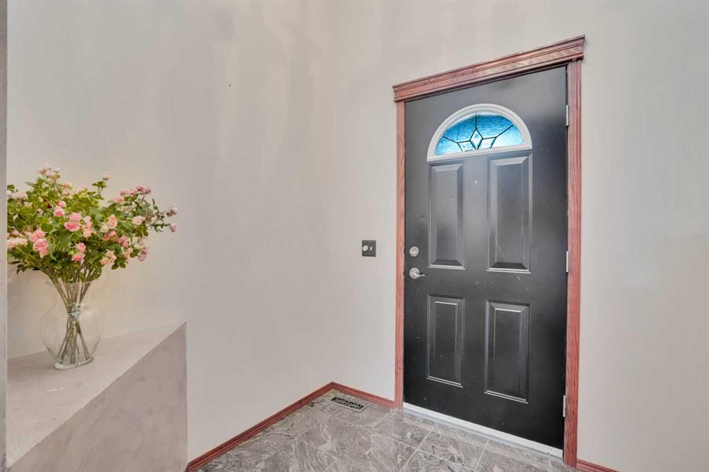 161 Panamount Close NW, Calgary, AB, T3K 5P6 photo 4