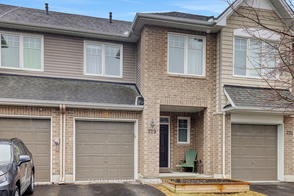 729 Hazelnut Crescent, Ottawa, ON, K1T 0K3