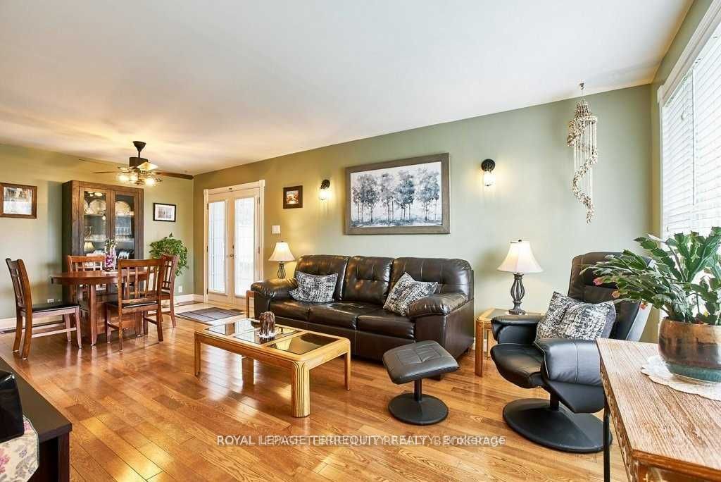 Main-304 Palmerston Avenue, Whitby, ON, L1N 3E9 photo 3