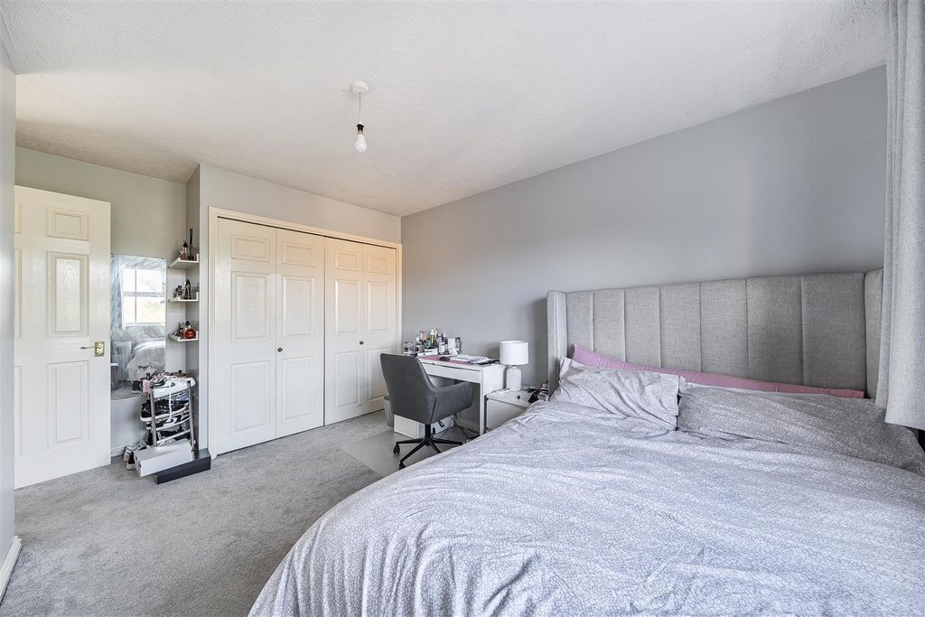 Additional image 4 of 2 bed flat for saleSalters Close, Rickmansworth WD3