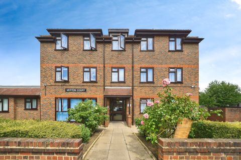 Merton Court, Castleview Gardens IG1