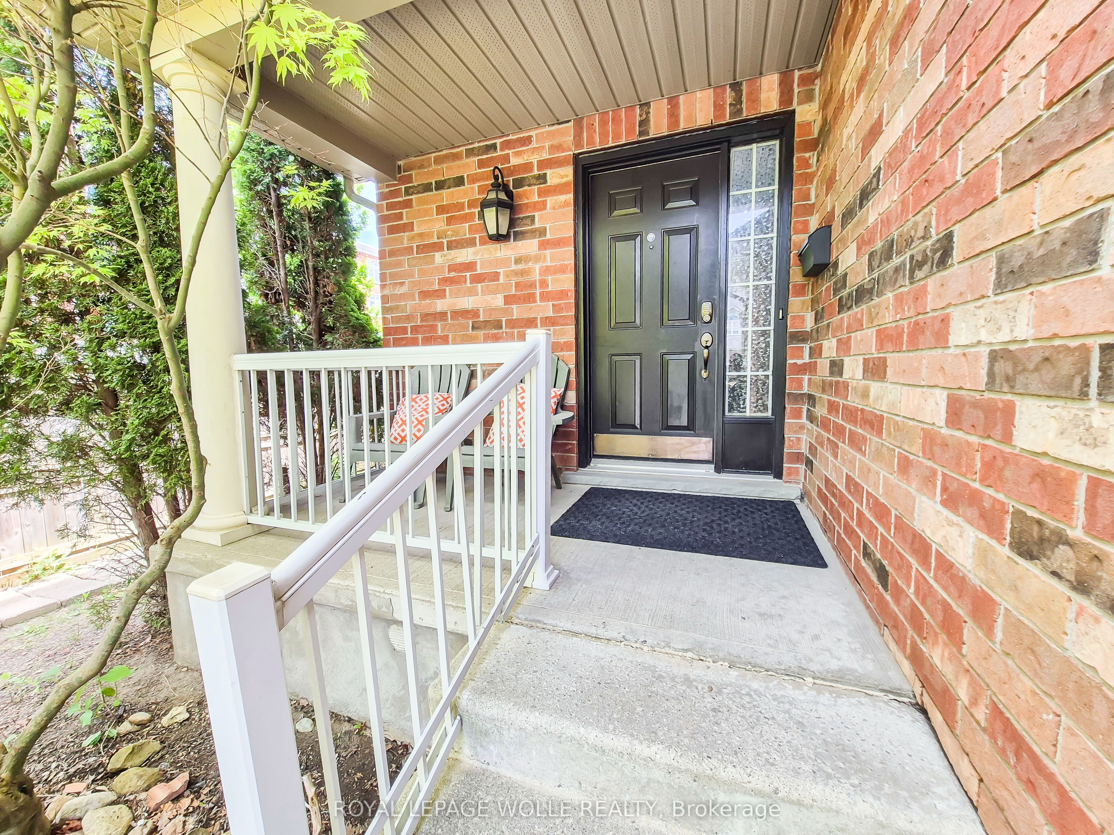 1-147 Dubrick Crescent, Kitchener, ON, N2E 4G3 photo 2