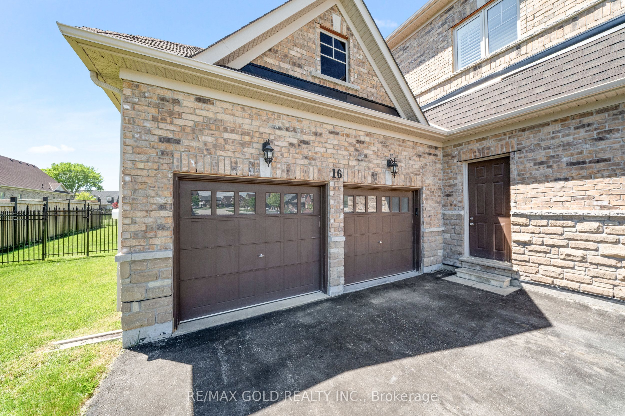 16 Meek Avenue, Mono, ON, L9W 6W8 photo 3