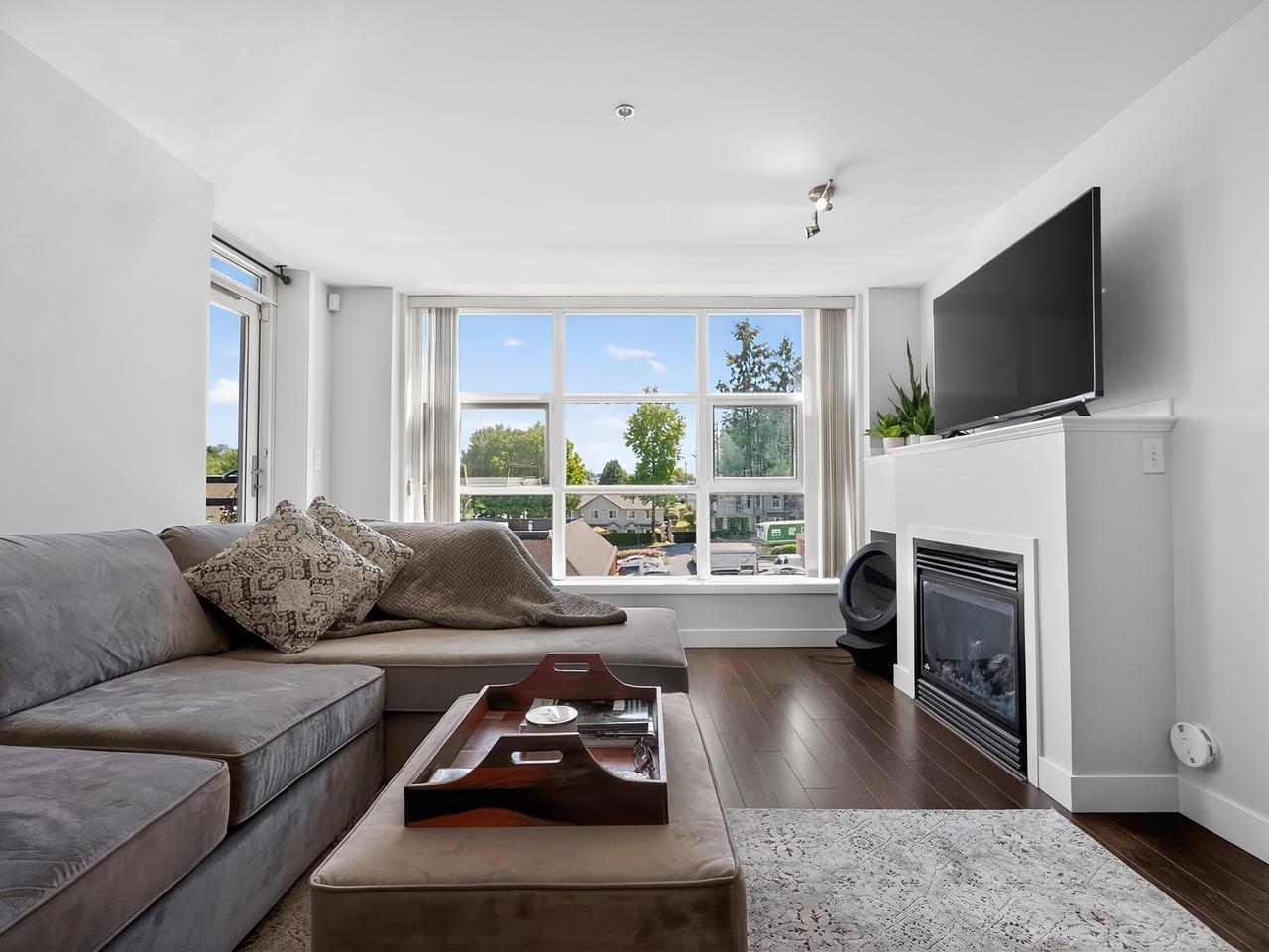 411-3255 Smith Avenue, Burnaby, BC, V5G 0B5