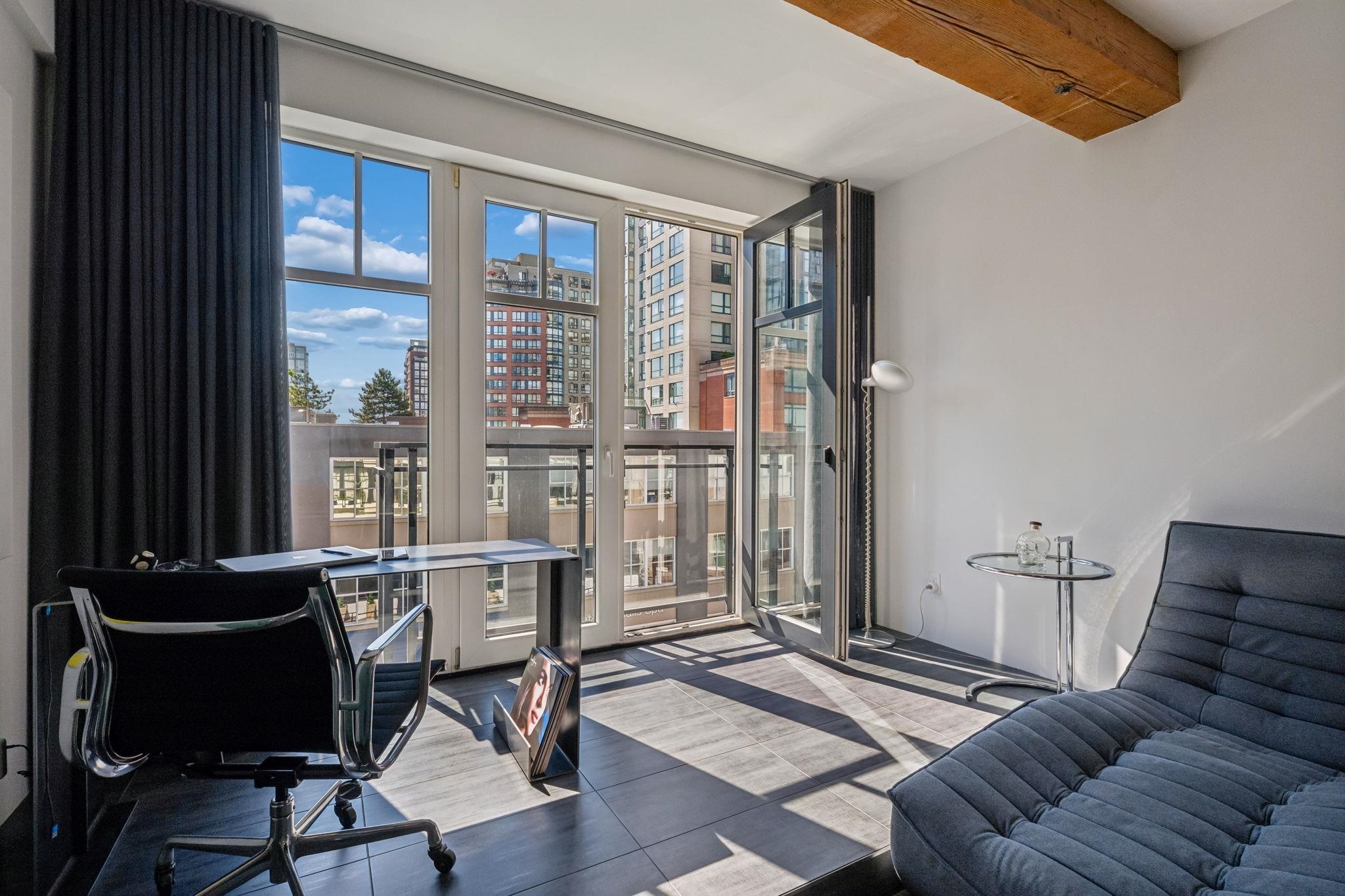 308-1275 Hamilton Street, Vancouver, BC, V6B 1E2