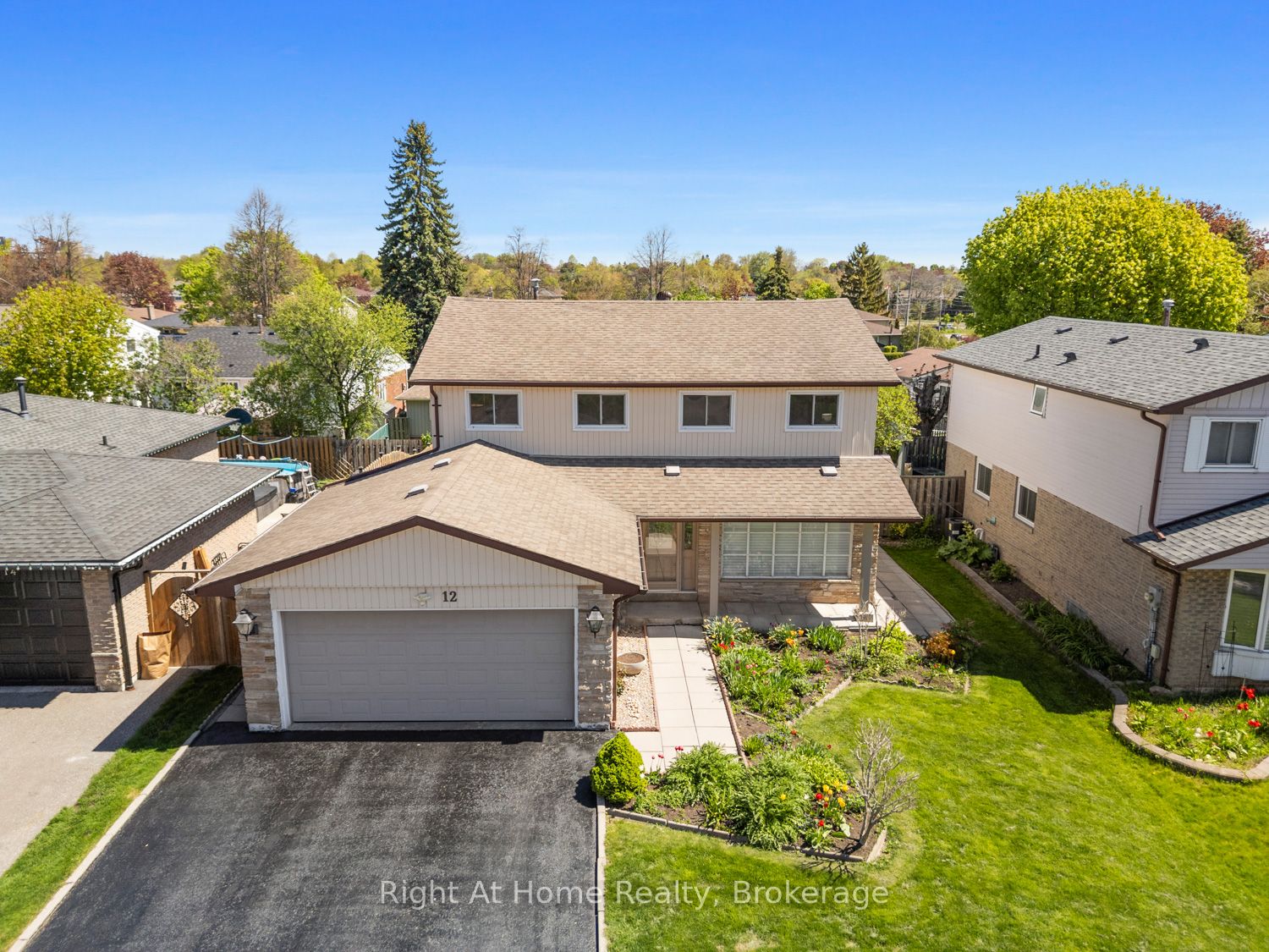 12 Pittmann Crescent, Ajax, ON, L1S 3G3