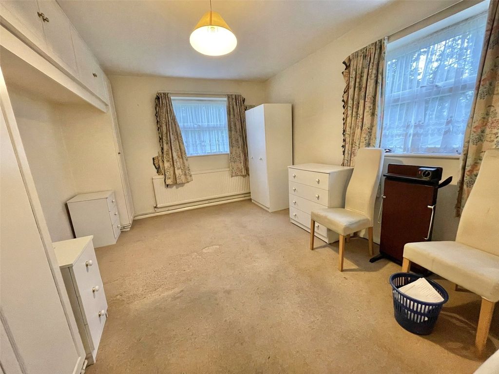 Additional image 7 of 2 bed flat for saleSherland Court, The Dell, Radlett, Hertfordshire WD7