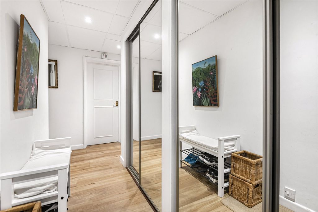 Additional image 8 of 2 bed flat for saleHigh Firs, Gills Hill, Radlett, Hertfordshire WD7