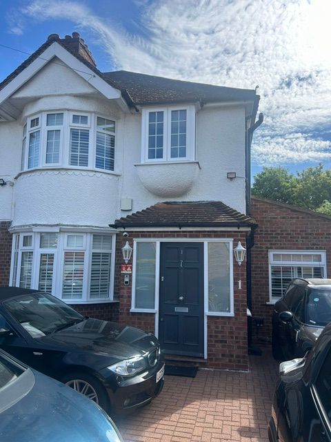 4 bed semi-detached house for saleSyon Park Gardens, Isleworth TW7