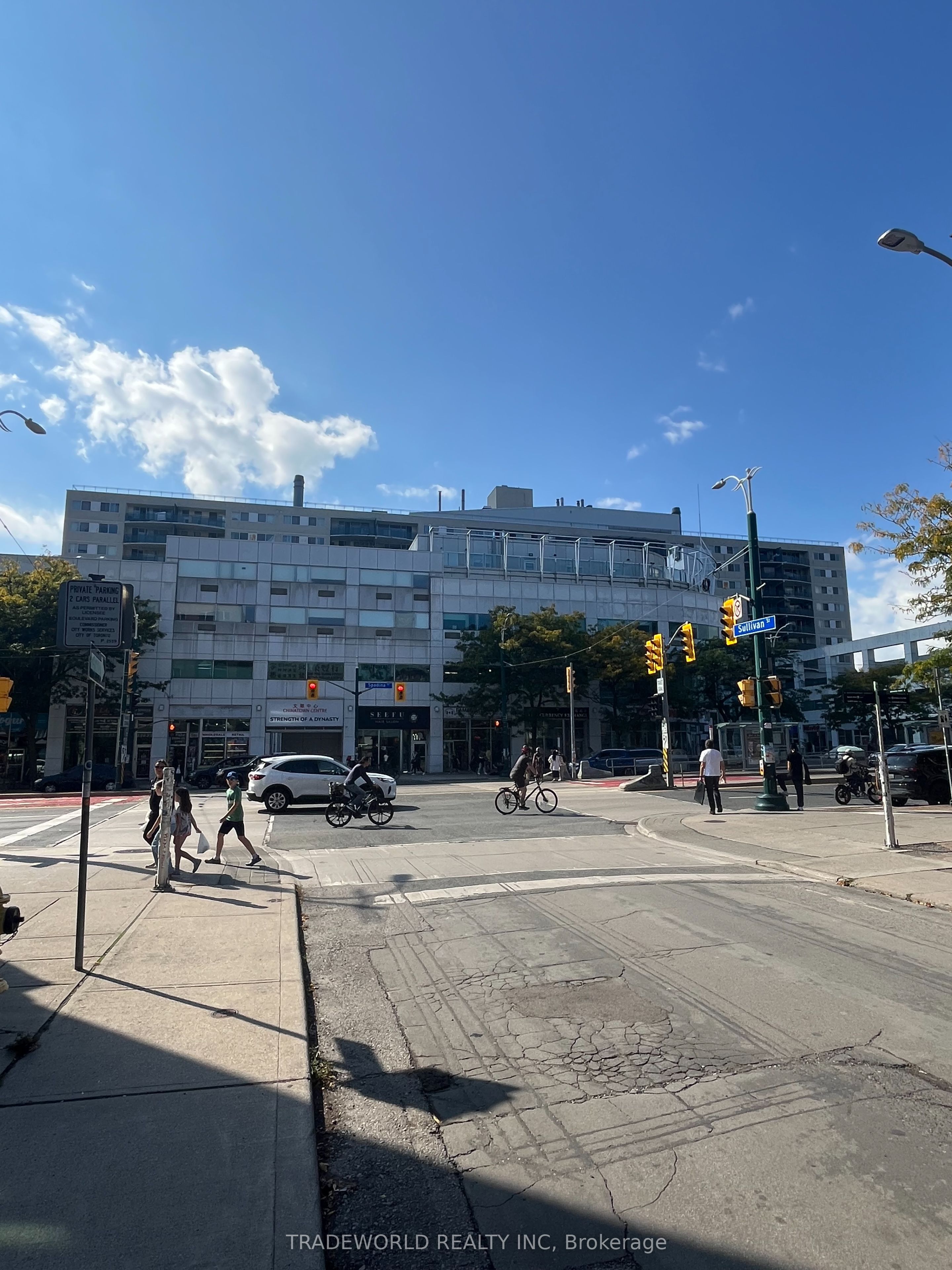 520-99 Cameron Street, Toronto, ON, M5T 3A2